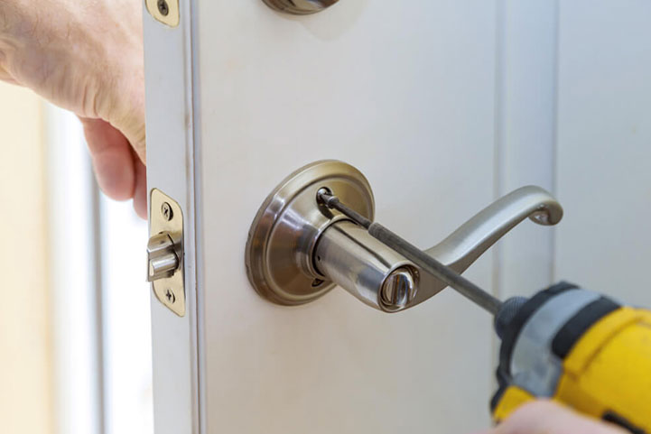 installing a door knob in a residential home